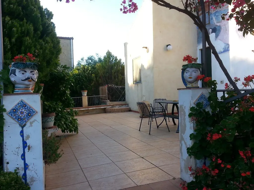B&B La Casa Dell'Artista Assoro Bed & Breakfast